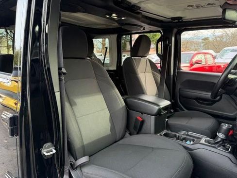 Used 2023 Jeep Wrangler Sport image 9