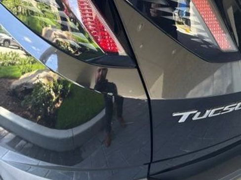 Used 2022 Hyundai Tucson Limited FWD image 11