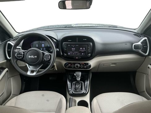Used 2024 Kia Soul LX w/ Option Group 015 FWD image 17