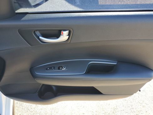 Used 2019 Kia Optima S image 10