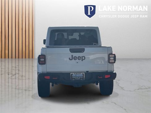 New 2025 Jeep Gladiator Rubicon image 8