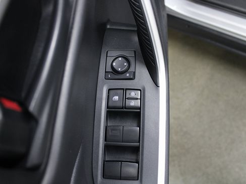 Used 2021 Toyota RAV4 LE image 12