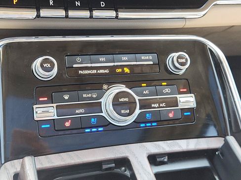 Used 2024 Lincoln Navigator Premiere AWD/4WD image 28
