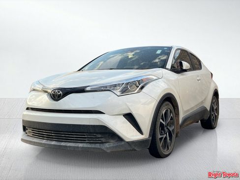 Used 2019 Toyota C-HR XLE FWD image 2