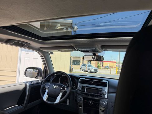 Used 2010 Toyota 4Runner SR5 AWD/4WD image 6