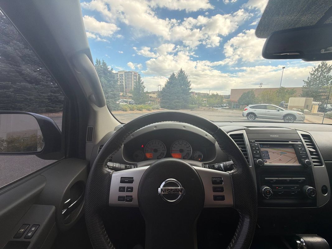 Used 2013 Nissan Xterra PRO-4X w/ Pro-4x Leather Pkg AWD/4WD image 26