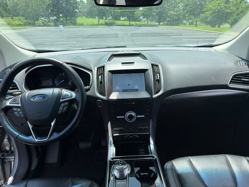 Used 2020 Ford Edge Titanium AWD/4WD image 5