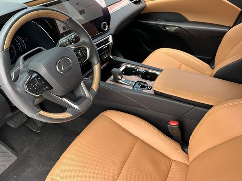 Used 2023 Lexus RX 350 Premium w/ Cold Area Package AWD/4WD image 4