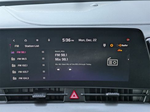 Used 2025 Kia Sportage SX image 18