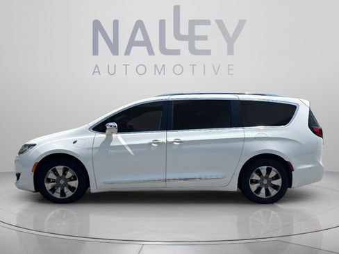 Used 2019 Chrysler Pacifica Limited w/ Advanced Safetytec Group FWD image 4