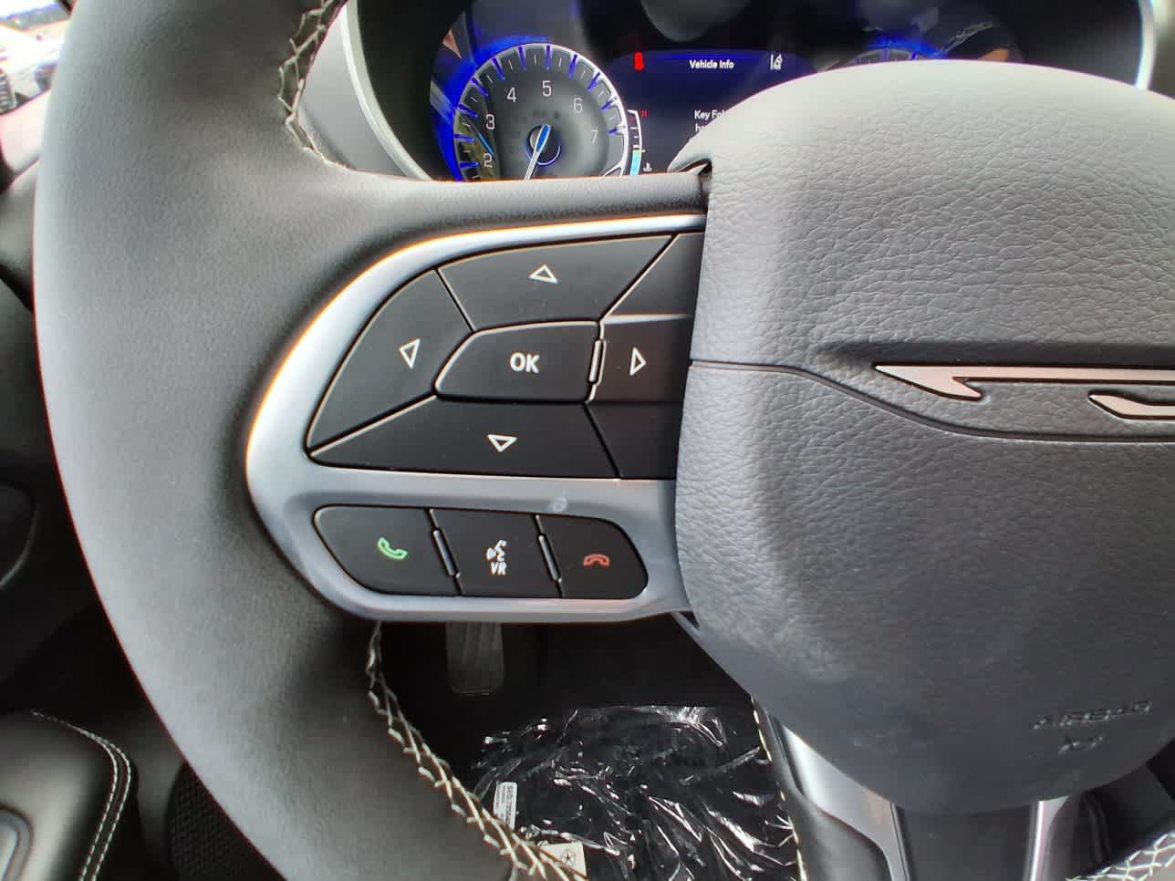 New 2027 Chrysler Pacifica Select AWD/4WD image 21