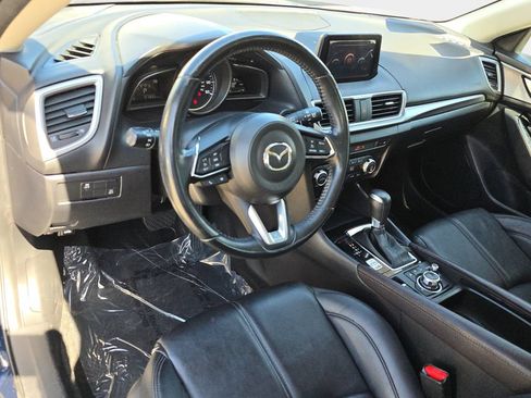 Used 2018 MAZDA MAZDA3 Touring FWD image 19