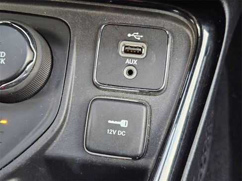 Certified 2018 Jeep Compass Limited image 31