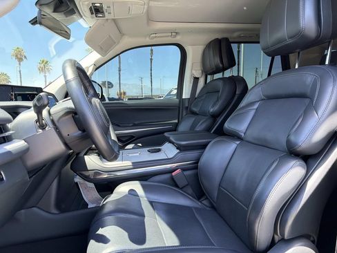 Used 2025 Lincoln Navigator Reserve AWD/4WD image 20