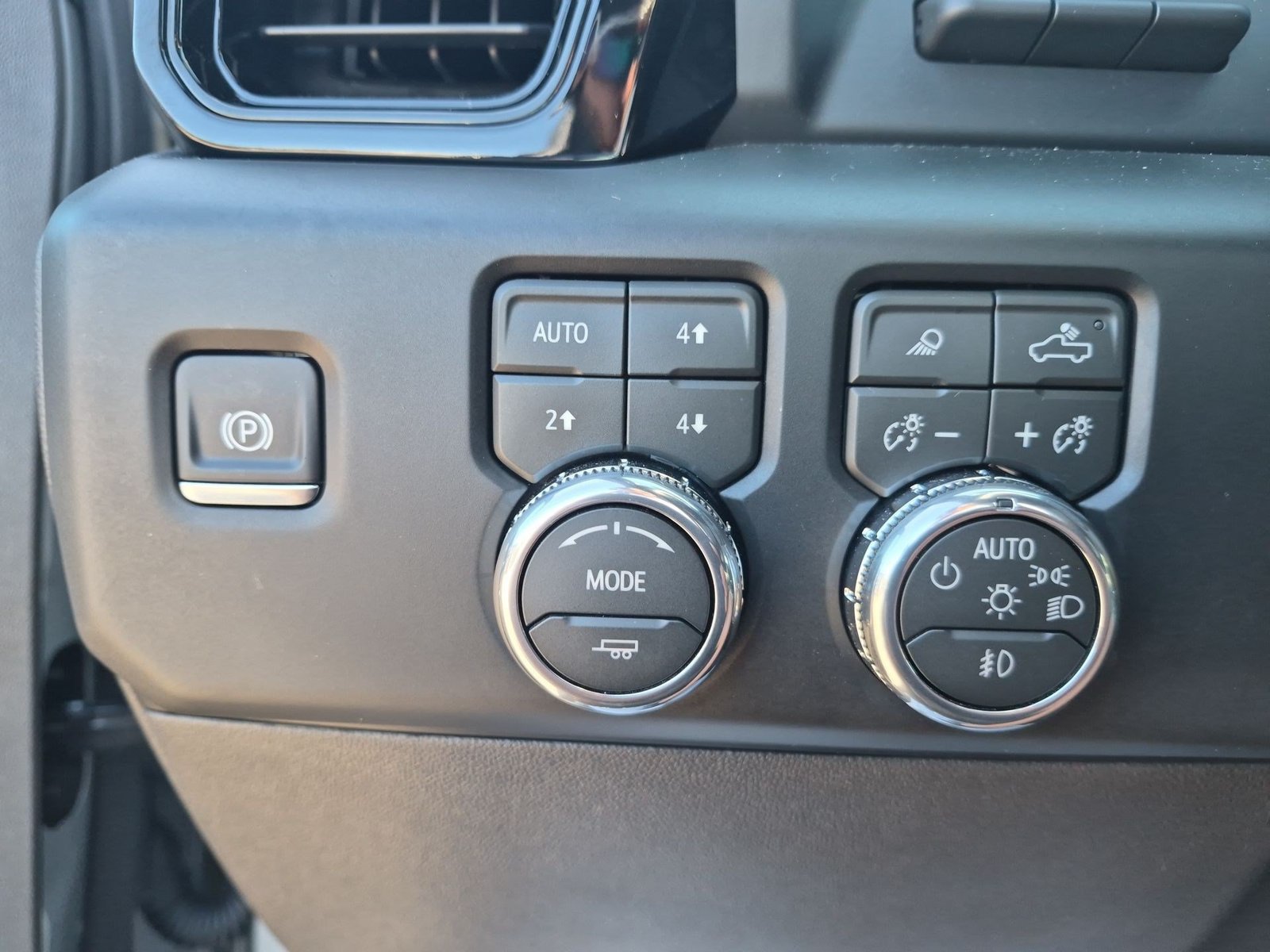 Certified 2026 GMC Sierra 1500 AT4 w/ AT4 Premium Package AWD/4WD image 18