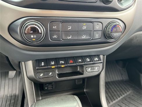 Certified 2021 Chevrolet Colorado Z71 w/ Z71 Midnight Edition image 16