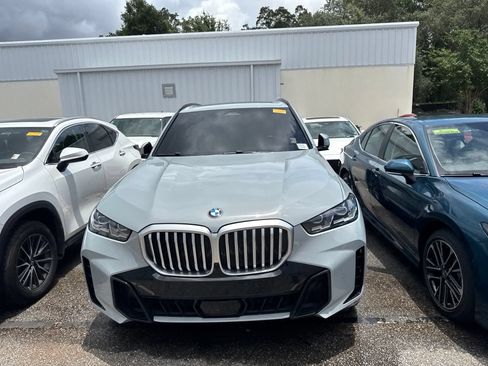 Used 2024 BMW X5 sDrive40i w/ M Sport Package RWD image 2