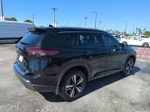 Certified 2024 Nissan Rogue SL image 6