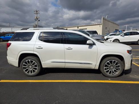 Used 2022 GMC Acadia Denali w/ Denali Ultimate Package image 2