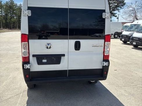 Used 2023 RAM ProMaster 2500 FWD image 2