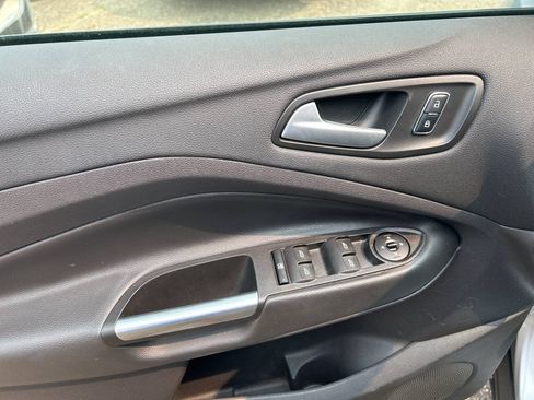 Used 2016 Ford Escape SE w/ Equipment Group 201A AWD/4WD image 7
