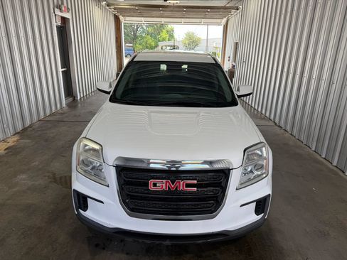 Used 2017 GMC Terrain SLE FWD image 3