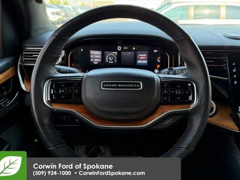 Used 2022 Jeep Grand Wagoneer Series III AWD/4WD image 25