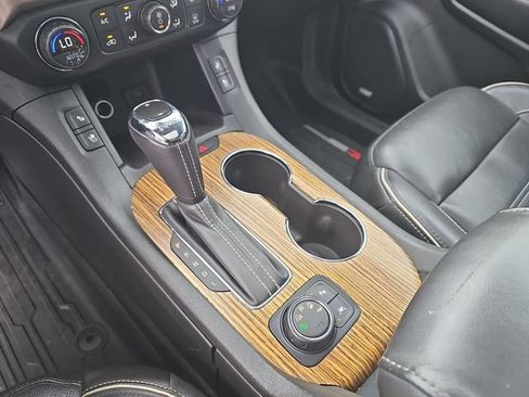 Used 2017 GMC Acadia Denali w/ Technology Package image 28