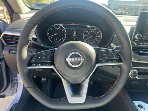 New 2025 Nissan Altima 2.5 SR image 21