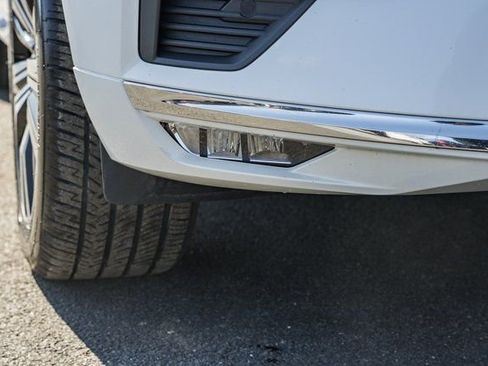 Used 2023 Volvo XC60 B5 Plus w/ Protection Package Premier image 14