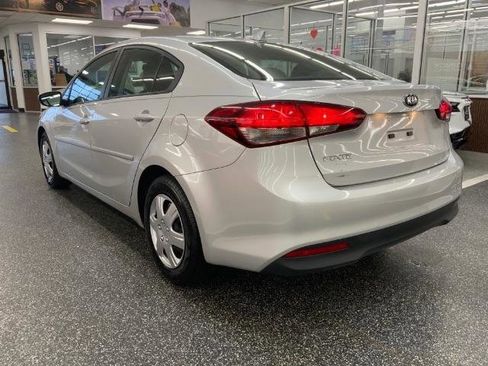 Used 2017 Kia Forte LX FWD image 6