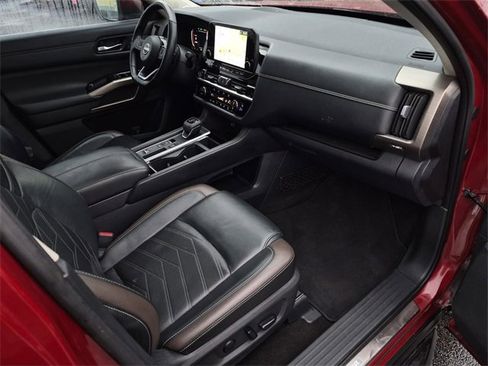 Certified 2023 Nissan Pathfinder Platinum w/ Lighting Package (N93) image 11