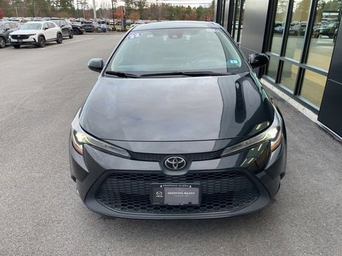 Used 2022 Toyota Corolla LE image 3