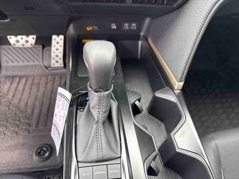 Used 2026 Toyota Camry SE image 15