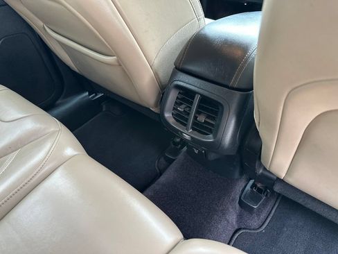 Used 2016 Jeep Cherokee Limited AWD/4WD image 21