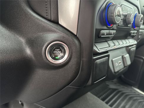 Used 2022 Chevrolet Silverado 1500 LT AWD/4WD image 27
