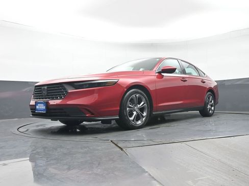 Certified 2023 Honda Accord EX image 29