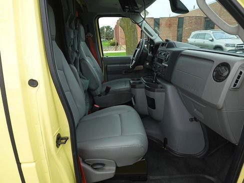 Used 2021 Ford E-450 and Econoline 450 Super Duty RWD image 22