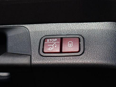 New 2026 Mercedes-Benz GLB 250 4MATIC image 18