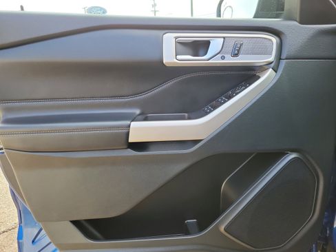 Used 2023 Ford Explorer XLT w/ Equipment Group 202A image 17