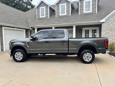 Used 2019 Ford F250 XL w/ STX Appearance Package AWD/4WD image 3