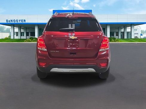 Used 2021 Chevrolet Trax LT w/ Driver Confidence Package image 8