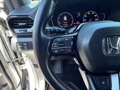 Used 2023 Honda Pilot TrailSport image 27