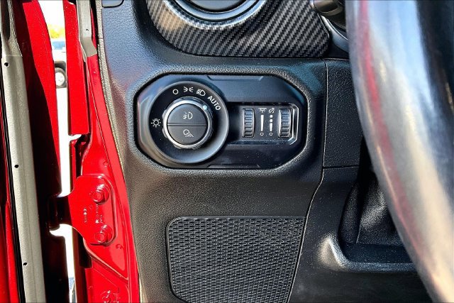 Used 2021 Jeep Gladiator Sport AWD/4WD image 16