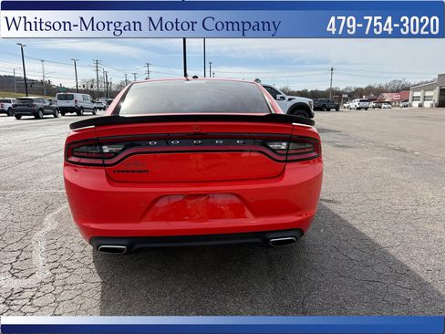 Used 2018 Dodge Charger SXT w/ Blacktop Package image 6