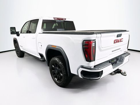 Used 2024 GMC Sierra 2500 AT4 w/ AT4 Premium Plus Package image 5