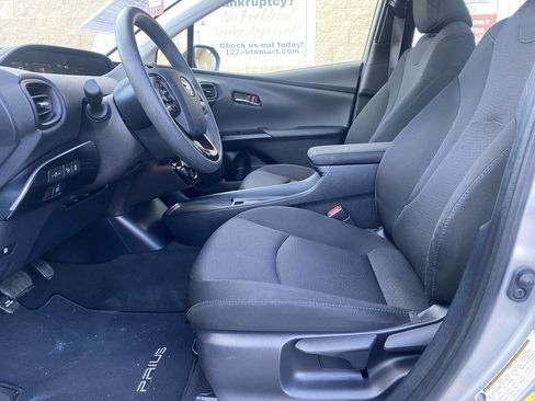 Used 2022 Toyota Prius LE image 13