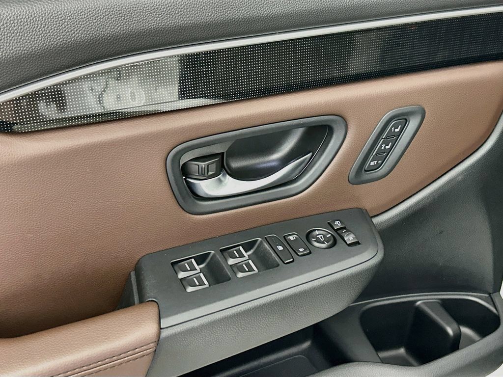 Certified 2025 Honda Pilot Elite image 21