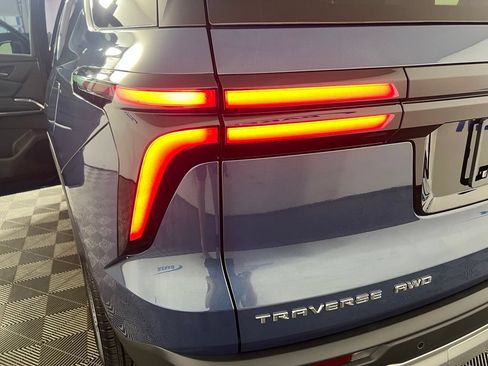 Certified 2026 Chevrolet Traverse LT w/ Sun and Wheel Package AWD/4WD image 32
