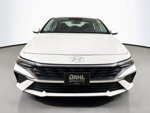 Used 2024 Hyundai Elantra SEL FWD image 3